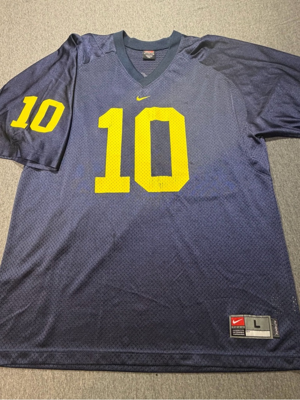 Nike 90s Michigan Wolverines Football Jersey Men’s Large NCAA #10 Tom Brady
